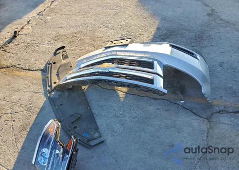 2017 Chevrolet Suburban C1500 Ls z USA, uszkodzony, nr VIN 1GNSCGECXHR228601